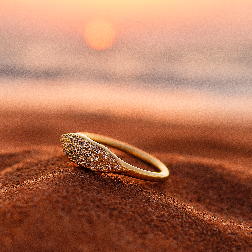 Thalia | Anello Dorato con Zirconi Multipli