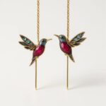 Ophira | Orecchini con smalto colibrì e zirconi