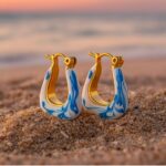 Kaïra | Orecchini schiuma d’onda dorata - immagine 2